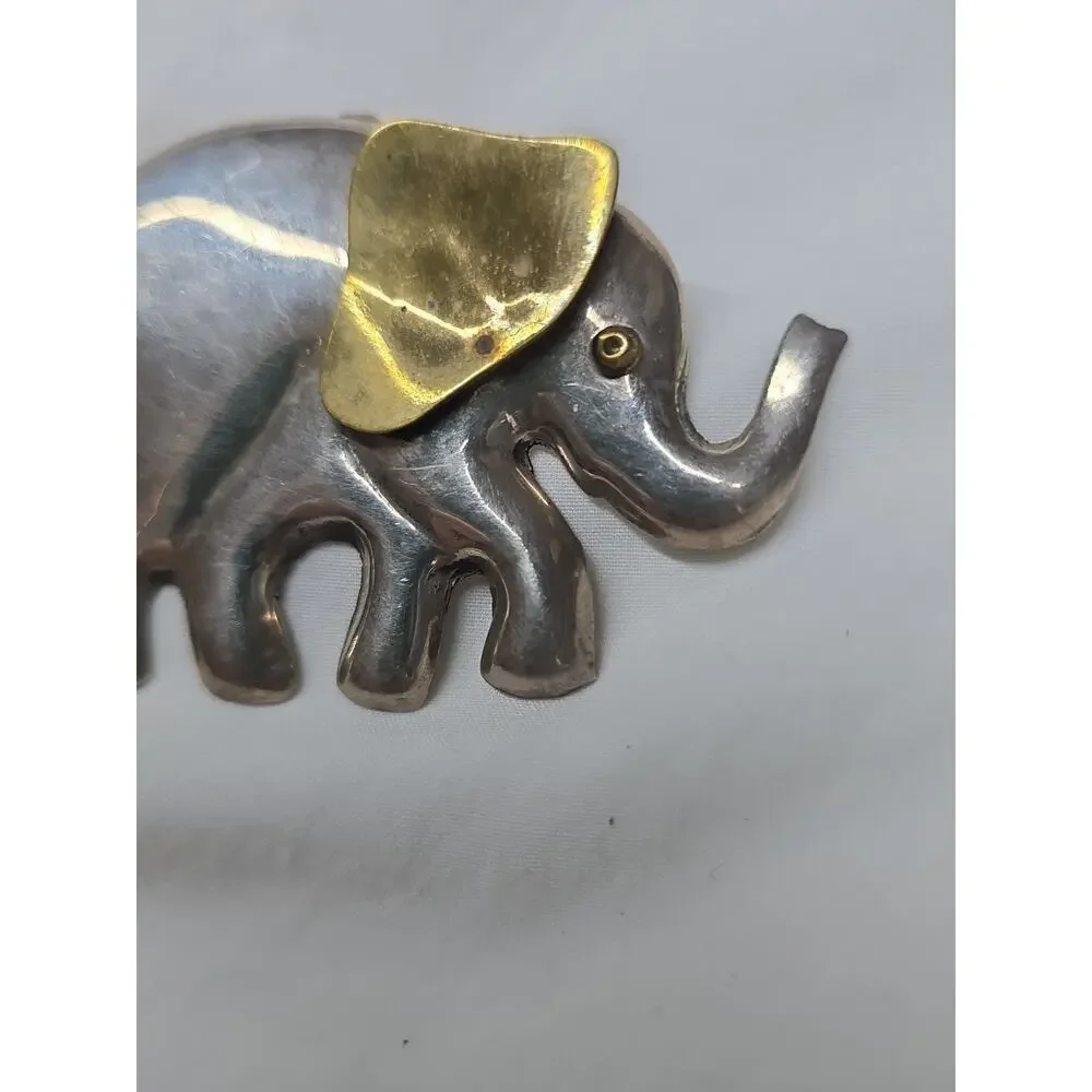 Sterling Silver Full Circle 925 Elephant Brooch Or Pendant